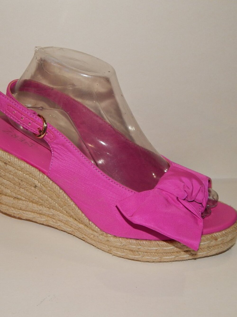 Naturalizer 8.5 M Pink Wedge Heel Strappy Fabric Sandal w Bow Accent - Bettina
